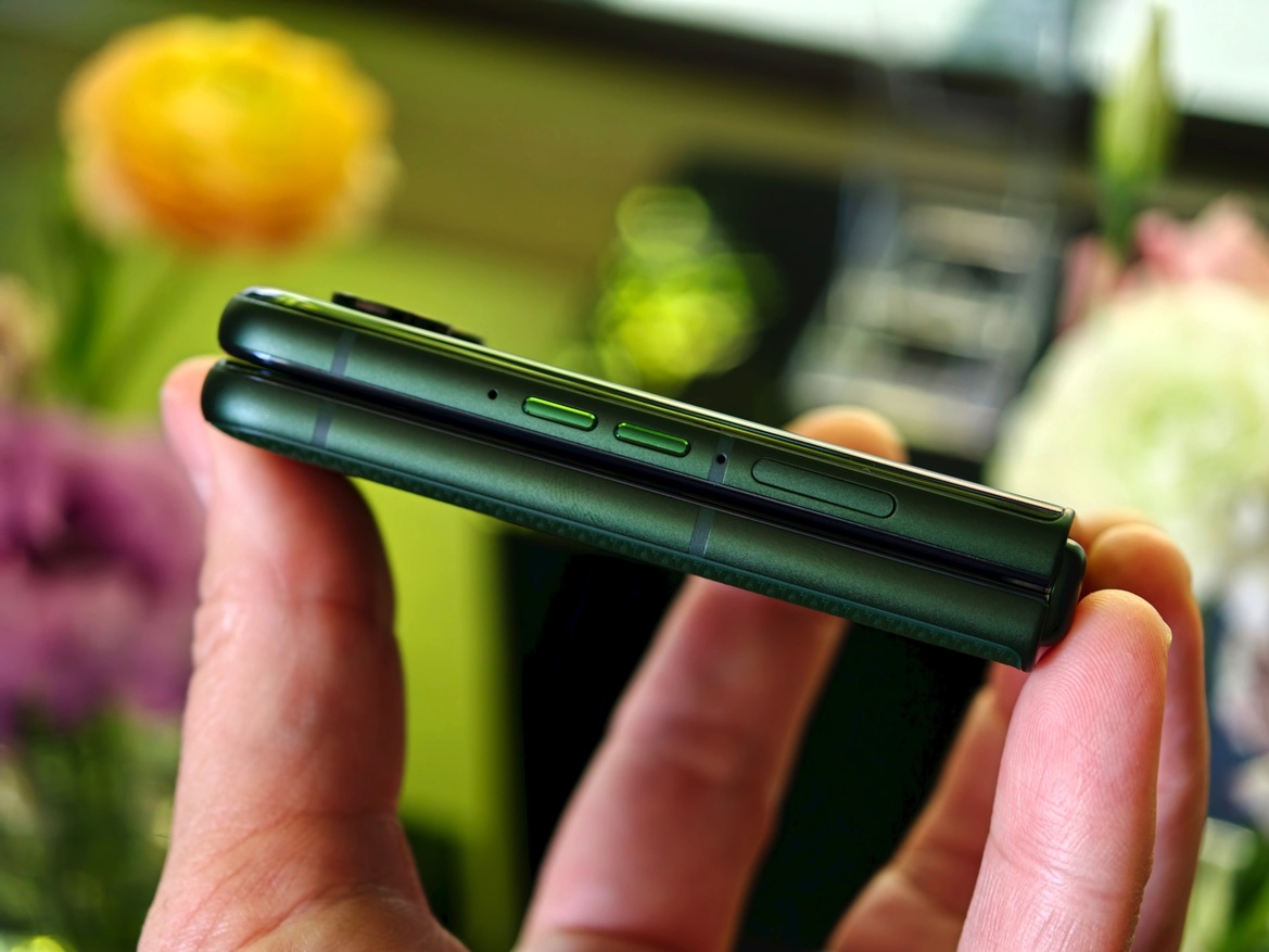 Motorola's 2026 Razr Fold Hands-On: Watch Out, Galaxy