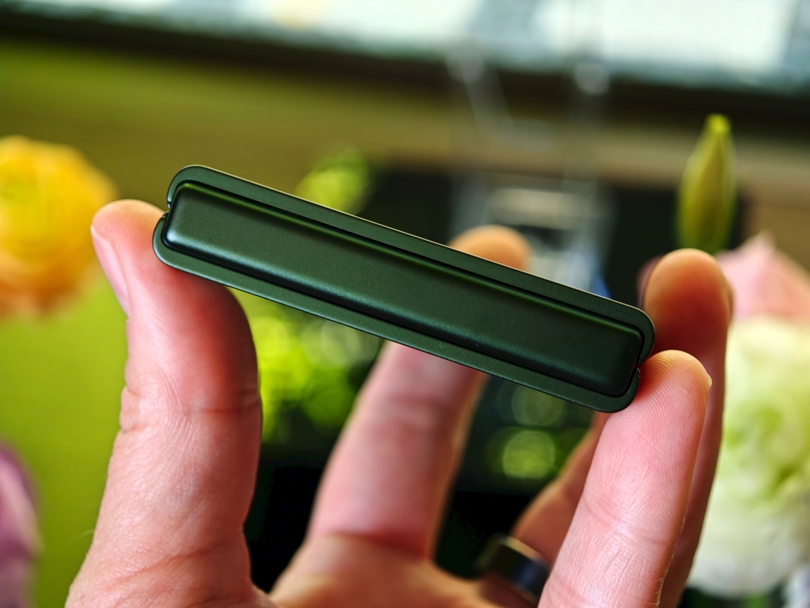 Motorola's 2026 Razr Fold Hands-On: Watch Out, Galaxy