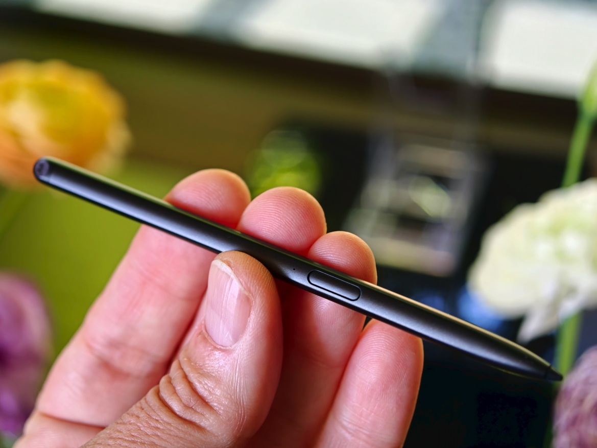Motorola's 2026 Razr Fold Hands-On: Watch Out, Galaxy