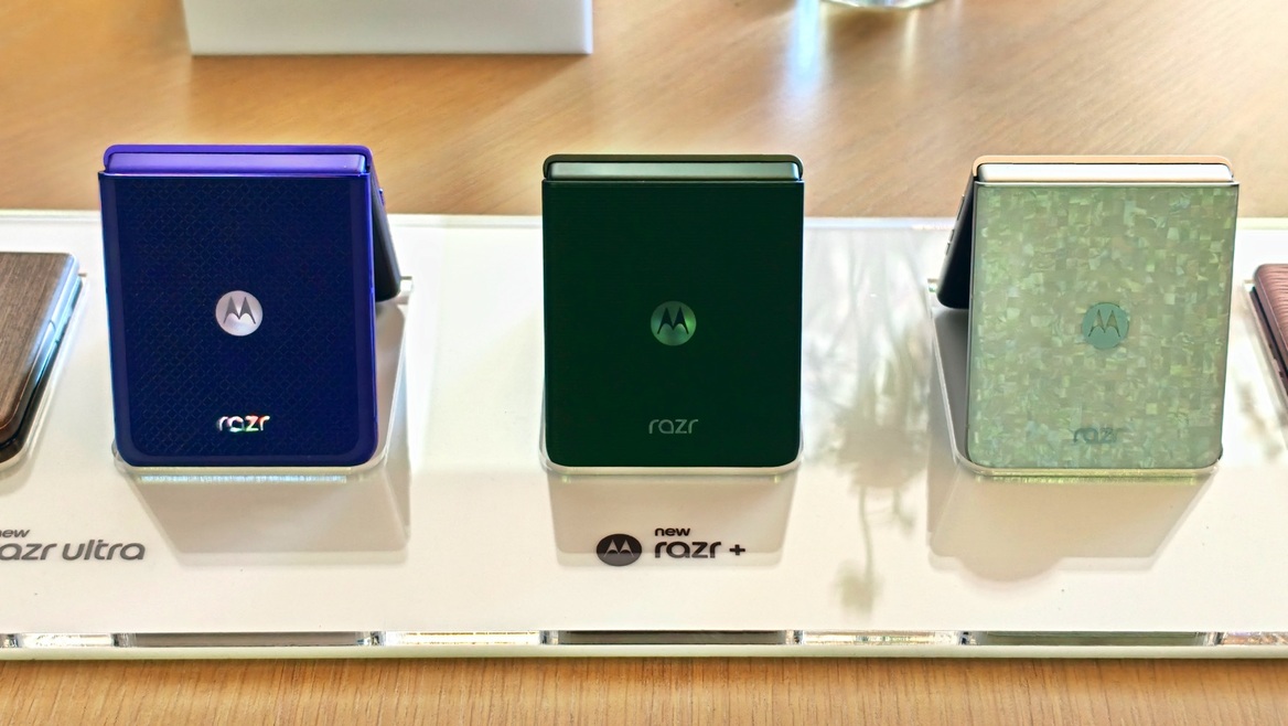 Motorola's 2026 Razr Fold Hands-On: Watch Out, Galaxy