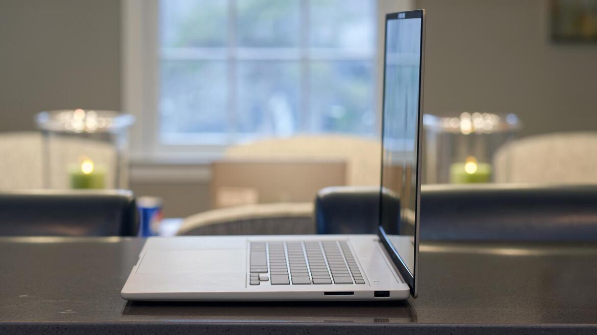 ASUS Zenbook A16 Review: Snapdragon X2 Elite Ultralight Game Changer