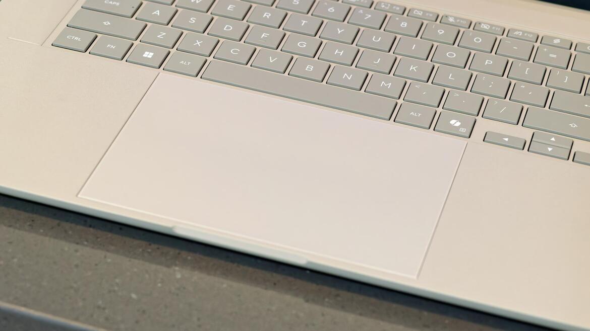 ASUS Zenbook A16 Review: Snapdragon X2 Elite Ultralight Game Changer