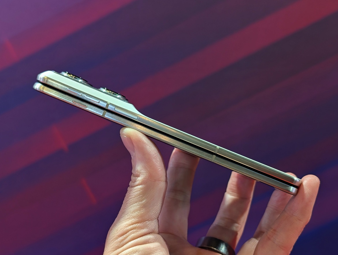 Moto Razr Fold Review: The Folding Phone That Puts Samsung On Notice
