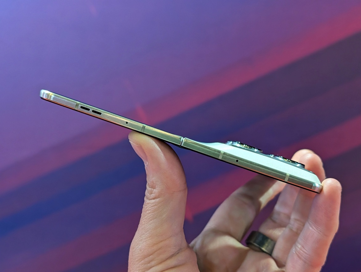 Moto Razr Fold Review: The Folding Phone That Puts Samsung On Notice