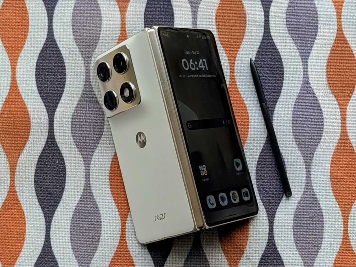 Moto Razr Fold Review: The Folding Phone That Puts Samsung On Notice