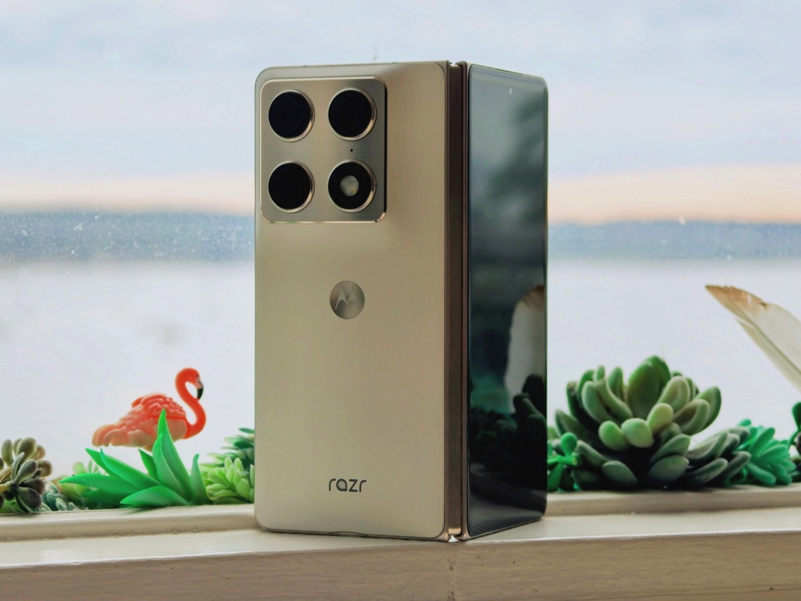 Moto Razr Fold Review: The Folding Phone That Puts Samsung On Notice