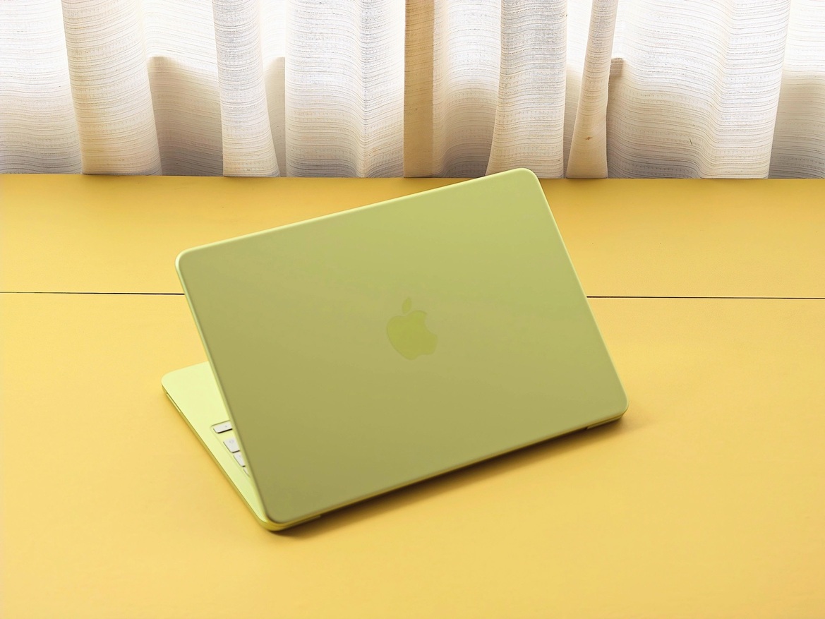 Apple MacBook Neo Long-Term Review: 27 Days On The Road