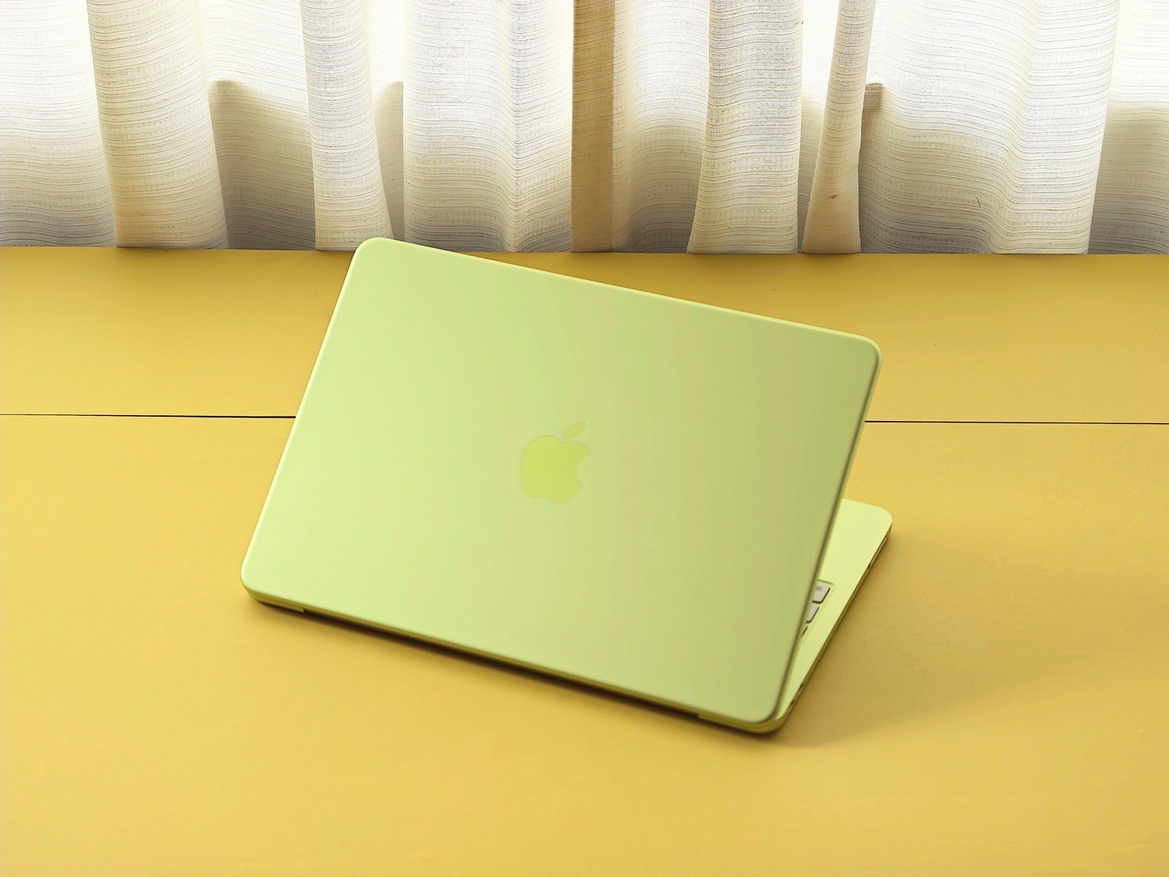 Apple MacBook Neo Long-Term Review: 27 Days On The Road