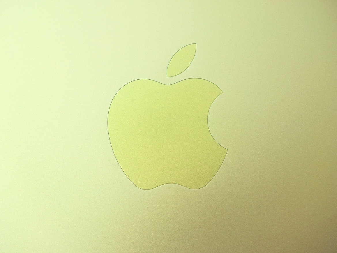 Apple MacBook Neo Long-Term Review: 27 Days On The Road