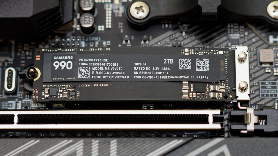 Samsung 990 SSD Review: A Low-Power, Mainstream QLC SSD In The AI Era