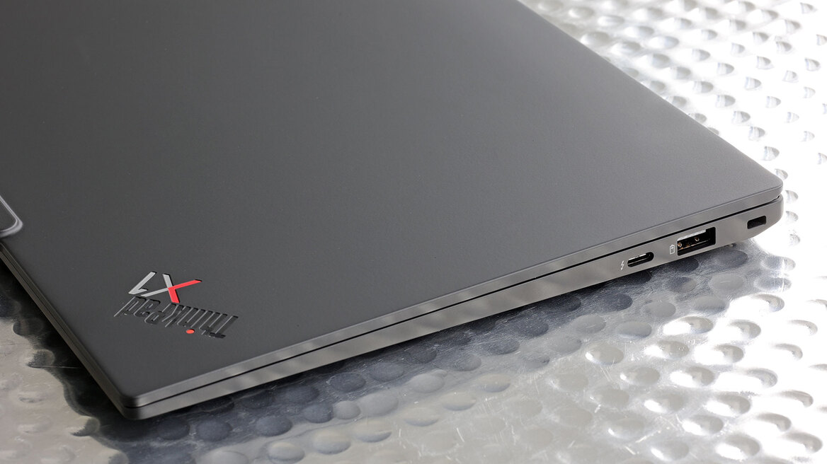 Lenovo ThinkPad X1 Carbon Gen 14 Aura Edition Review