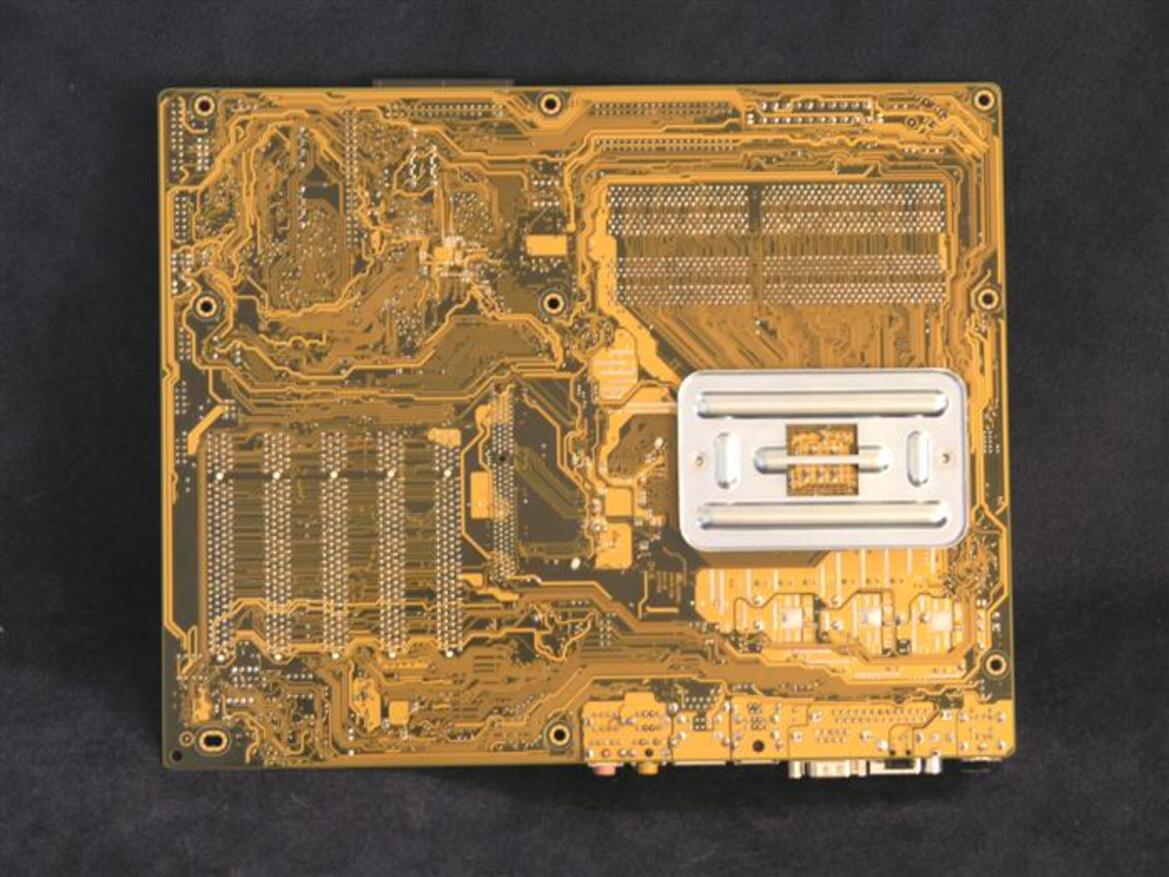 Asus A8V Deluxe "Wireless Edition" (Socket 939)