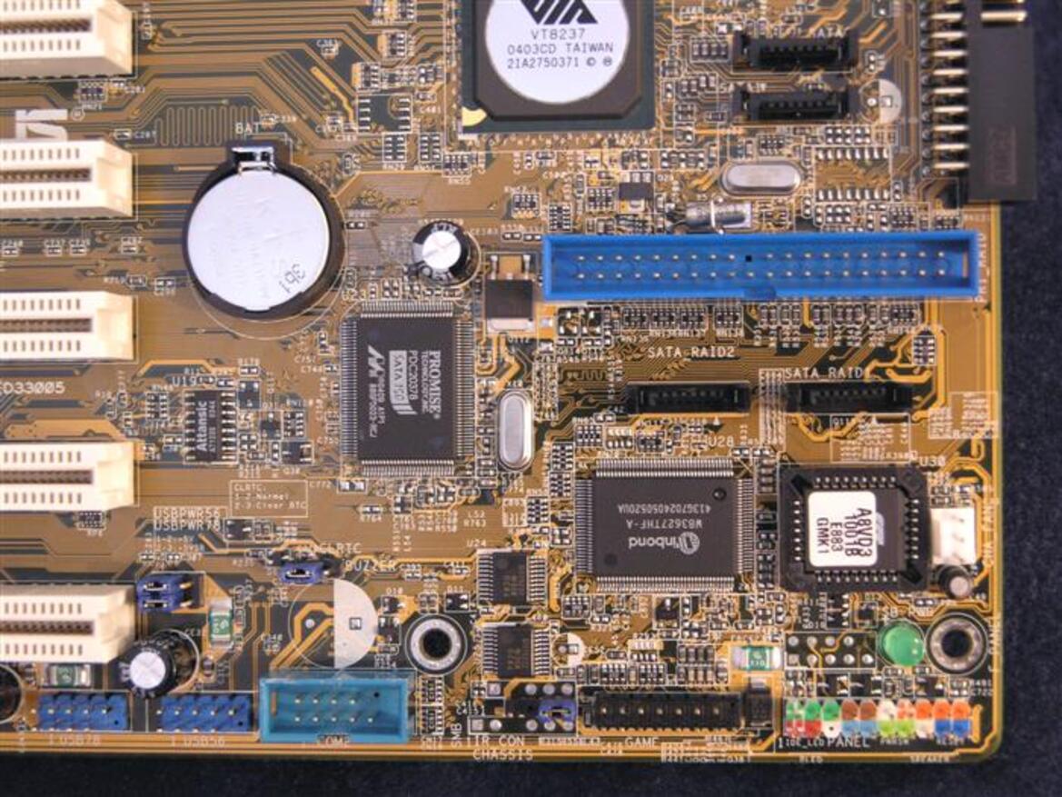 Asus A8V Deluxe "Wireless Edition" (Socket 939)
