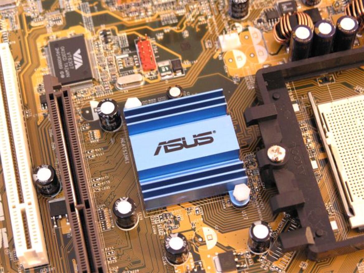 Asus A8V Deluxe "Wireless Edition" (Socket 939)