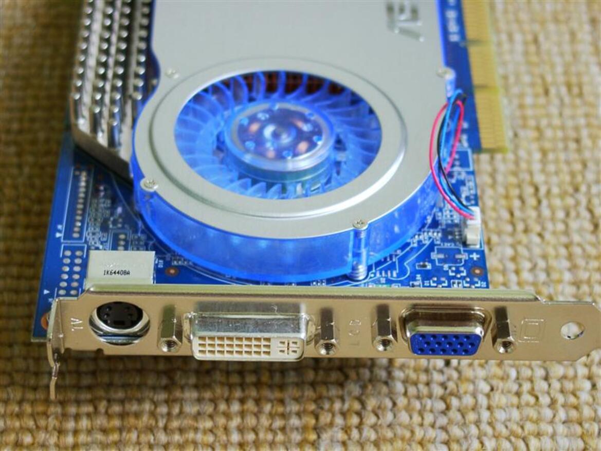 ASUS V9999 Gamer Edition - GeForce 6800