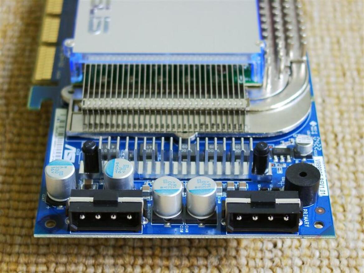 ASUS V9999 Gamer Edition - GeForce 6800