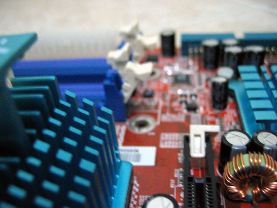 915P Chipset Roundup: ABIT AG8, ASUS P5GD2 Premium, and Foxconn 915A01-P