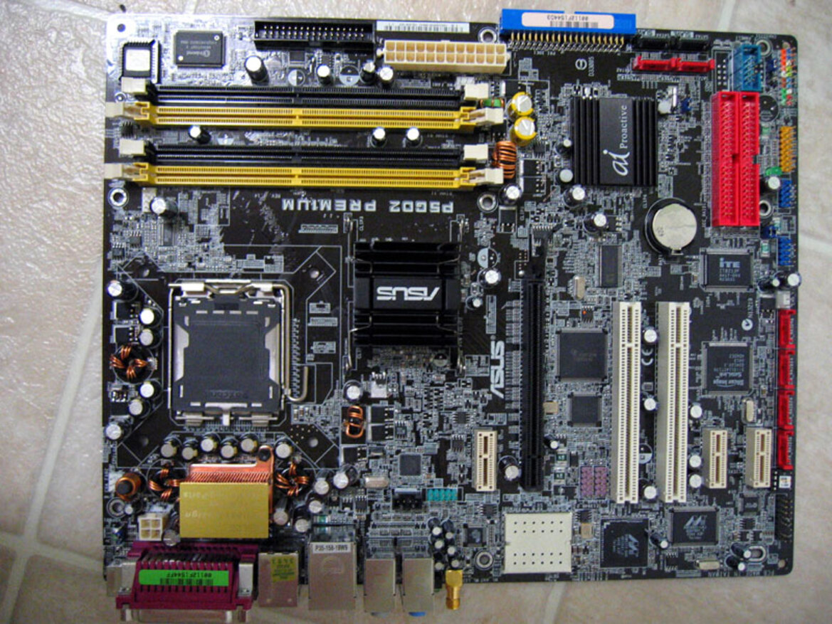 915P Chipset Roundup: ABIT AG8, ASUS P5GD2 Premium, and Foxconn 915A01-P