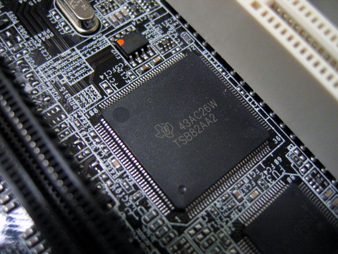 915P Chipset Roundup: ABIT AG8, ASUS P5GD2 Premium, and Foxconn 915A01-P