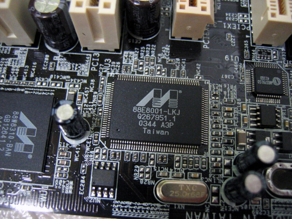915P Chipset Roundup: ABIT AG8, ASUS P5GD2 Premium, and Foxconn 915A01-P