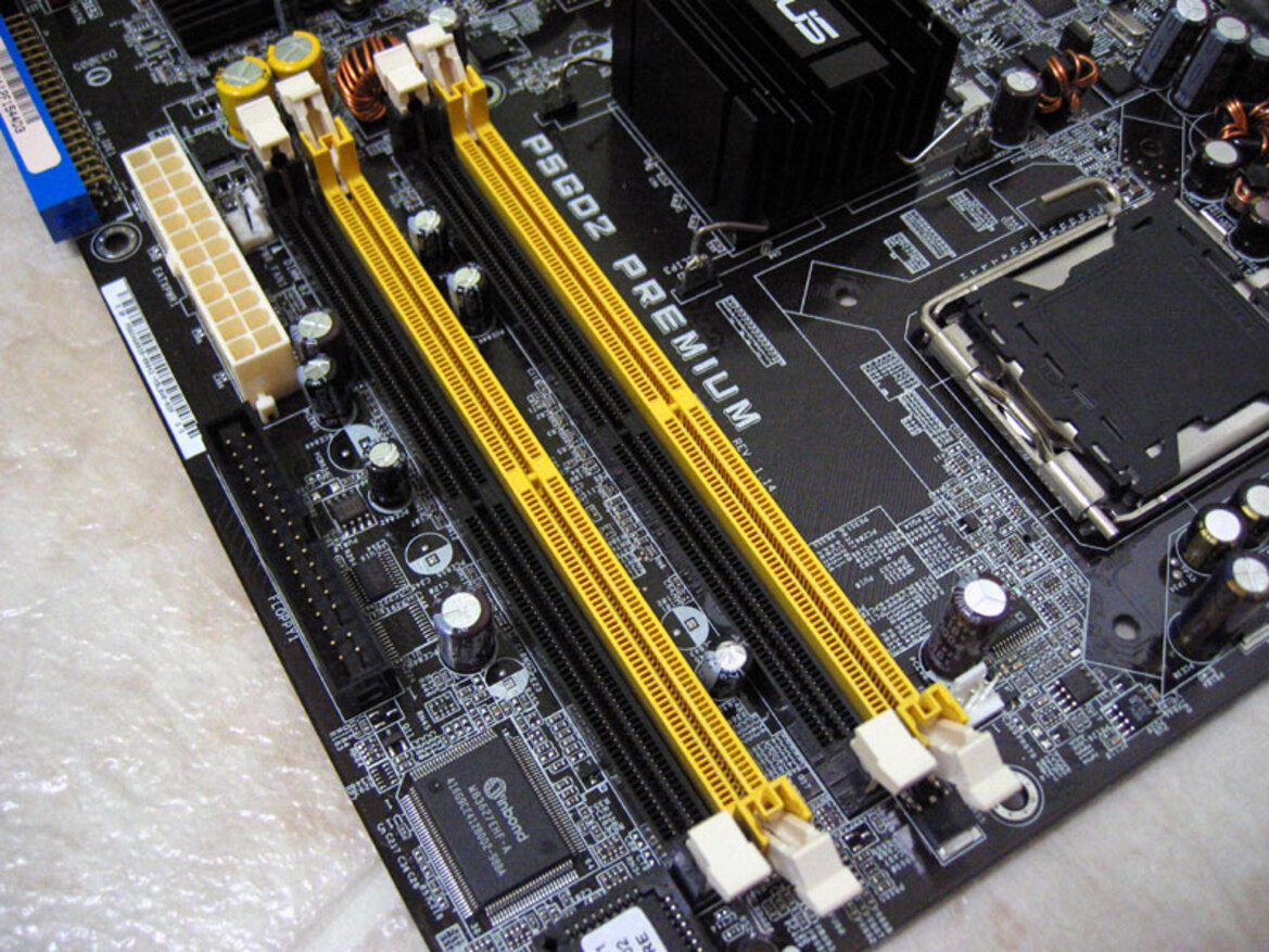 915P Chipset Roundup: ABIT AG8, ASUS P5GD2 Premium, and Foxconn 915A01-P