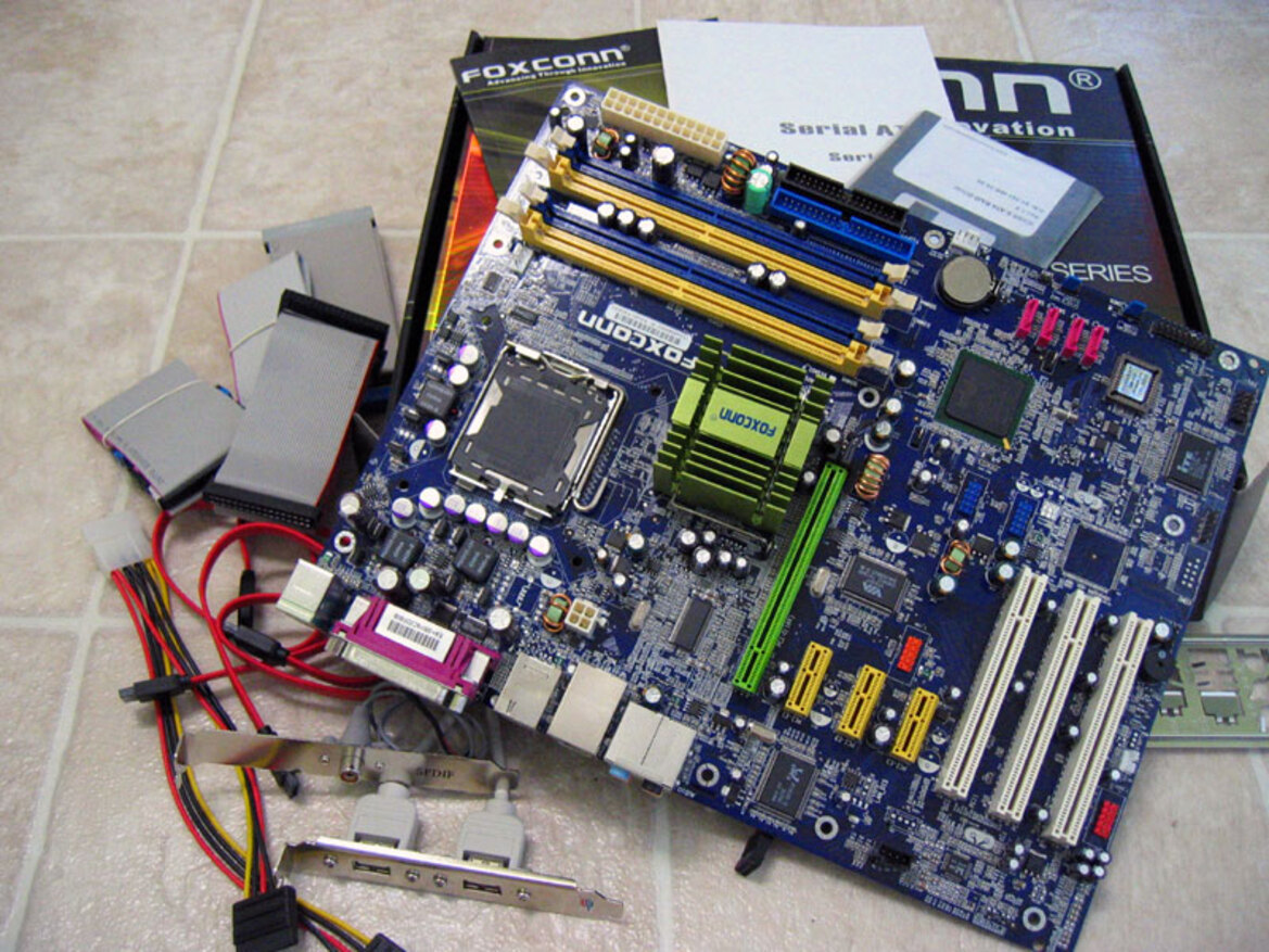 915P Chipset Roundup: ABIT AG8, ASUS P5GD2 Premium, and Foxconn 915A01-P
