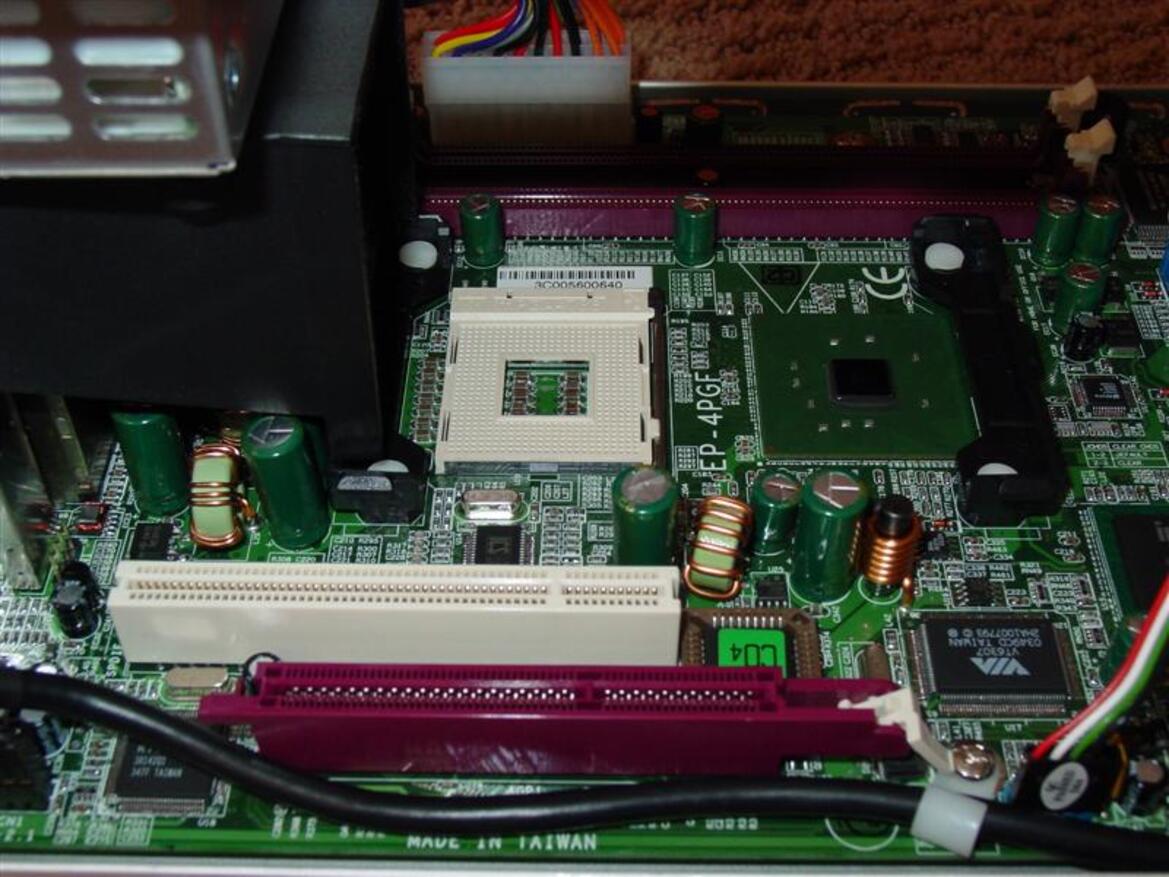 Epox eX5-320S SFF PC