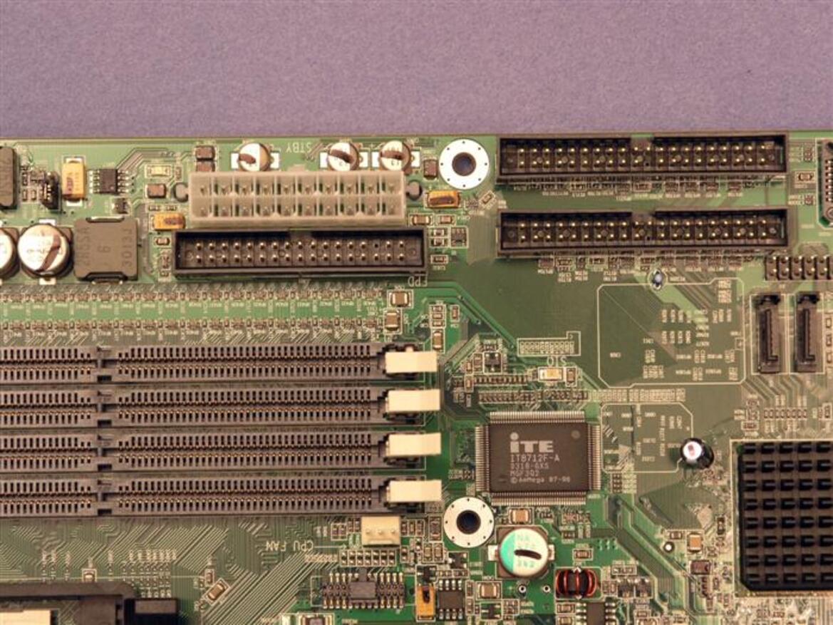 ATi RADEON XPRESS 200 Series: AMD Platform Chipsets