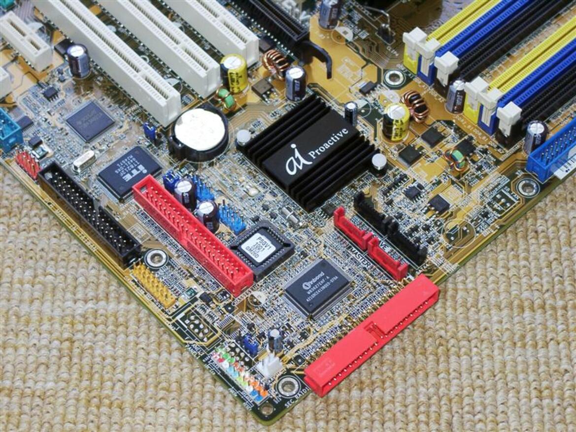 ASUS P5GDC-V Deluxe Vs. Soltek SL-915GPro-FGR - Intel 915G Doubleshot