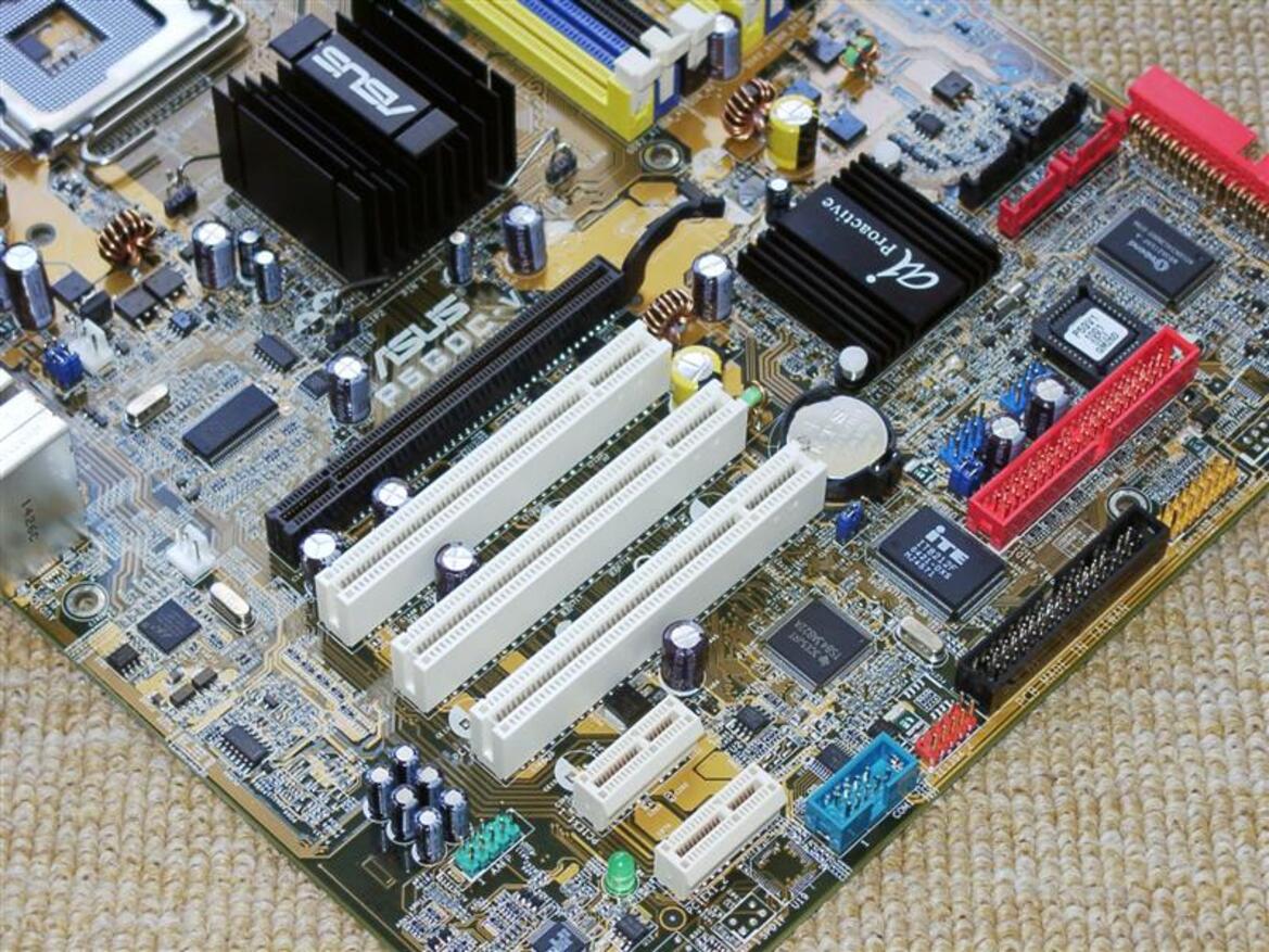 ASUS P5GDC-V Deluxe Vs. Soltek SL-915GPro-FGR - Intel 915G Doubleshot