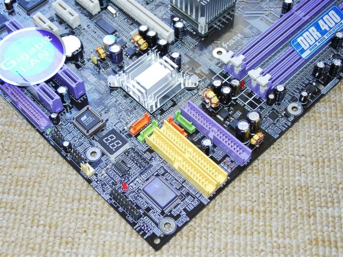 ASUS P5GDC-V Deluxe Vs. Soltek SL-915GPro-FGR - Intel 915G Doubleshot