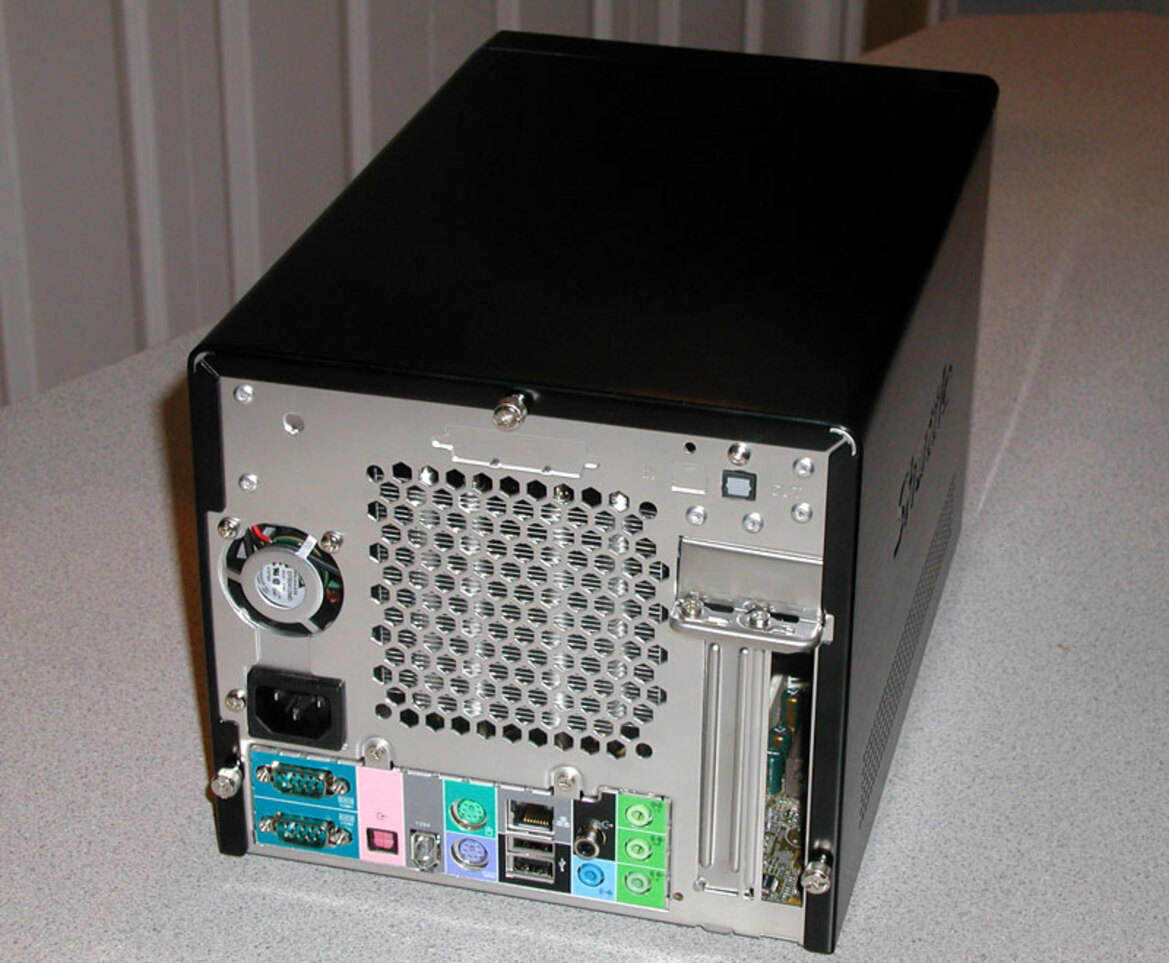 Shuttle SB77G5 - i875 LGA775 Socketed XPC