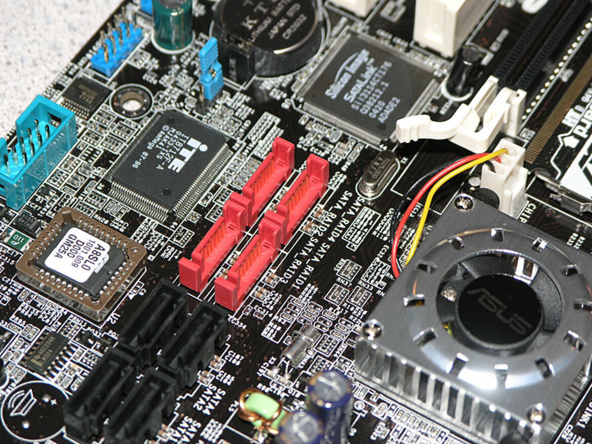 NVIDIA SLI & ASUS A8N-SLI Deluxe Performance Showcase