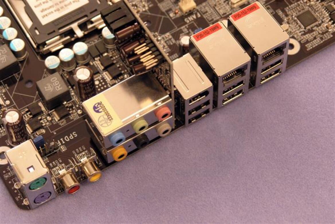 DFI LANPARTY LGA775 Showcase: The 925X-T2 & 875P-T