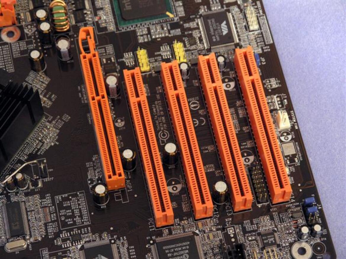 DFI LANPARTY LGA775 Showcase: The 925X-T2 & 875P-T