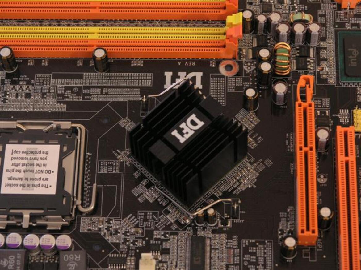 DFI LANPARTY LGA775 Showcase: The 925X-T2 & 875P-T