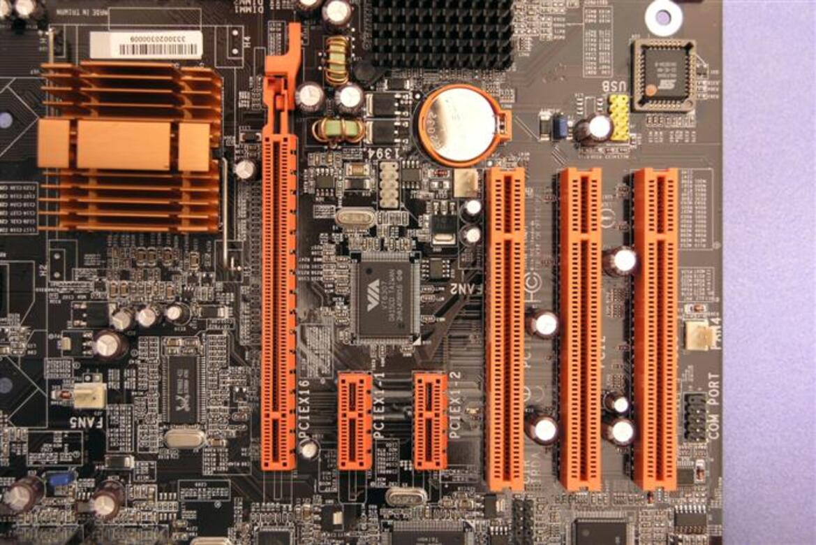 DFI LANPARTY LGA775 Showcase: The 925X-T2 & 875P-T