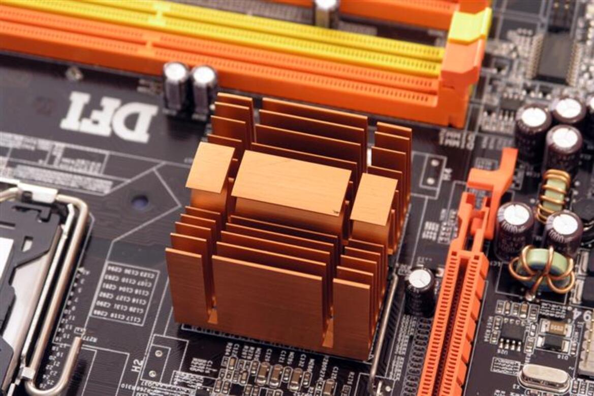 DFI LANPARTY LGA775 Showcase: The 925X-T2 & 875P-T