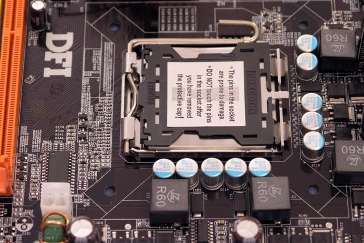 DFI LANPARTY LGA775 Showcase: The 925X-T2 & 875P-T