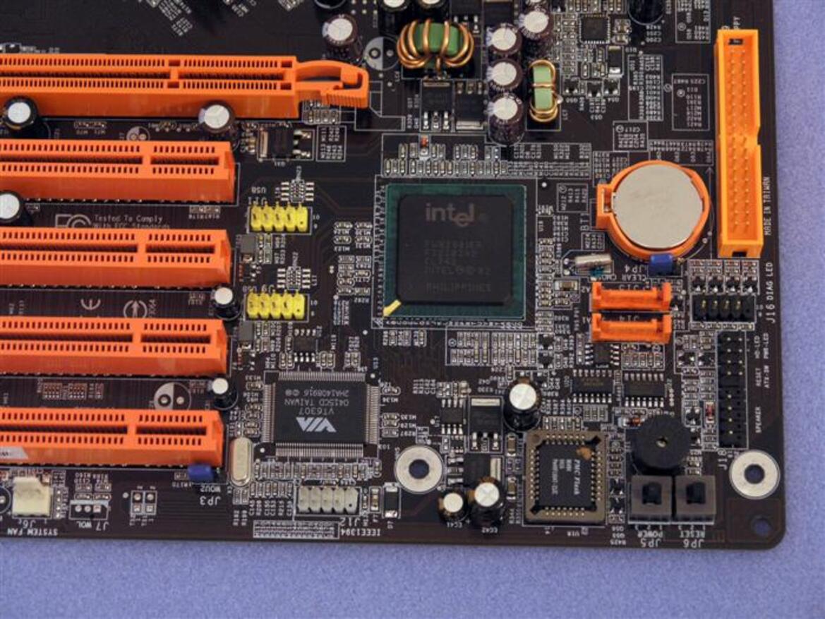 DFI LANPARTY LGA775 Showcase: The 925X-T2 & 875P-T