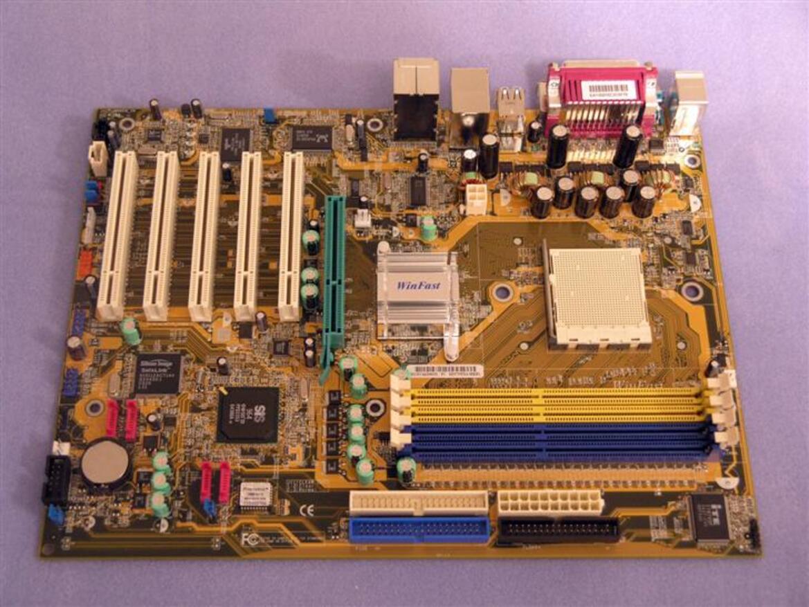 Foxconn's WinFast 755FXK8AA-8EKRS