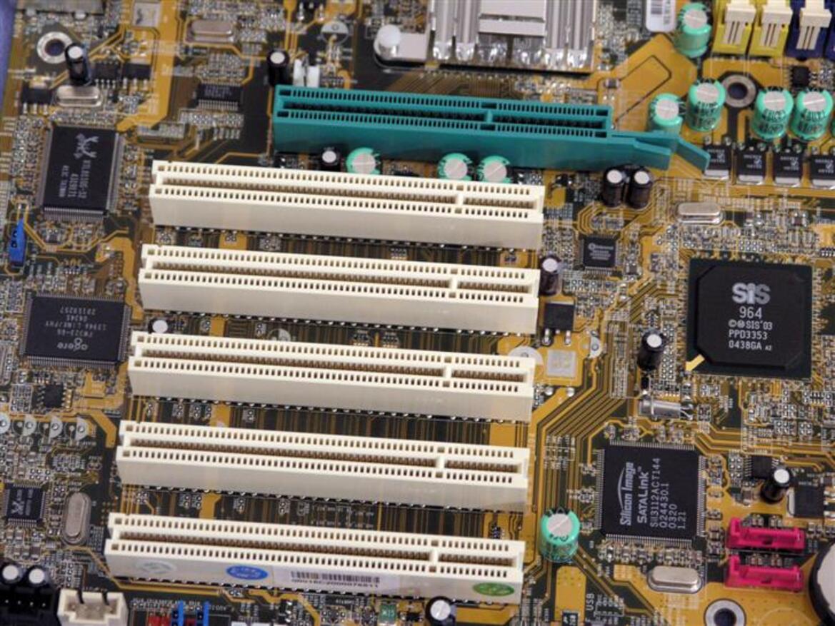 Foxconn's WinFast 755FXK8AA-8EKRS