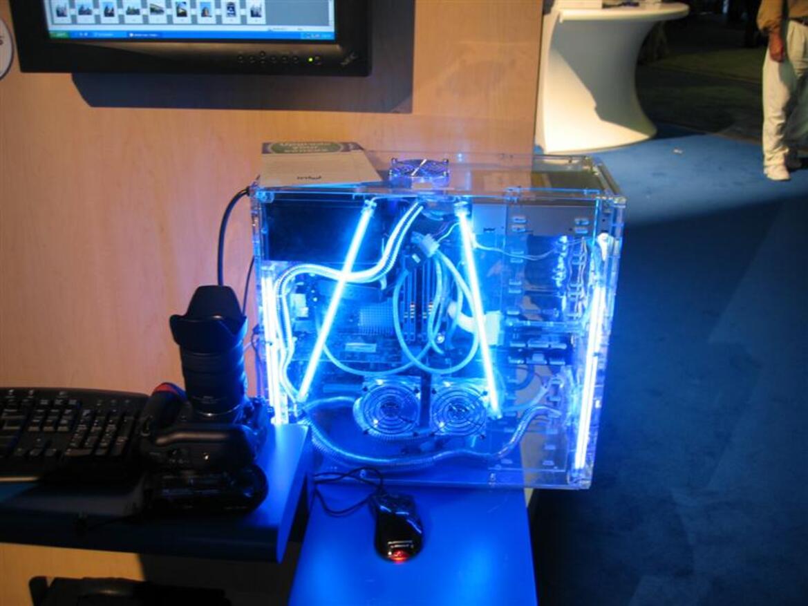 CES 2005 Photo-Report