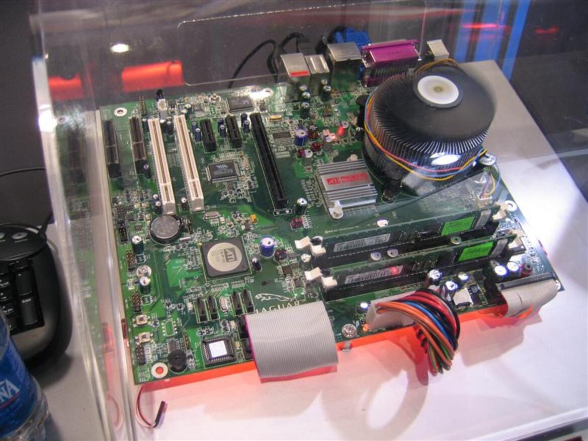 CES 2005 Photo-Report