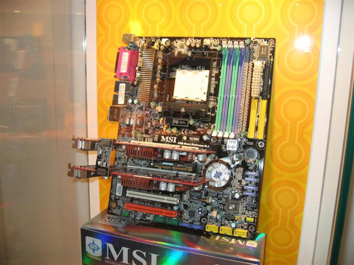 CES 2005 Photo-Report