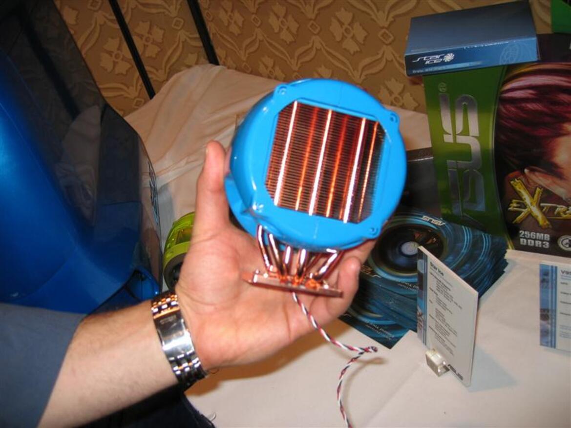 CES 2005 Photo-Report