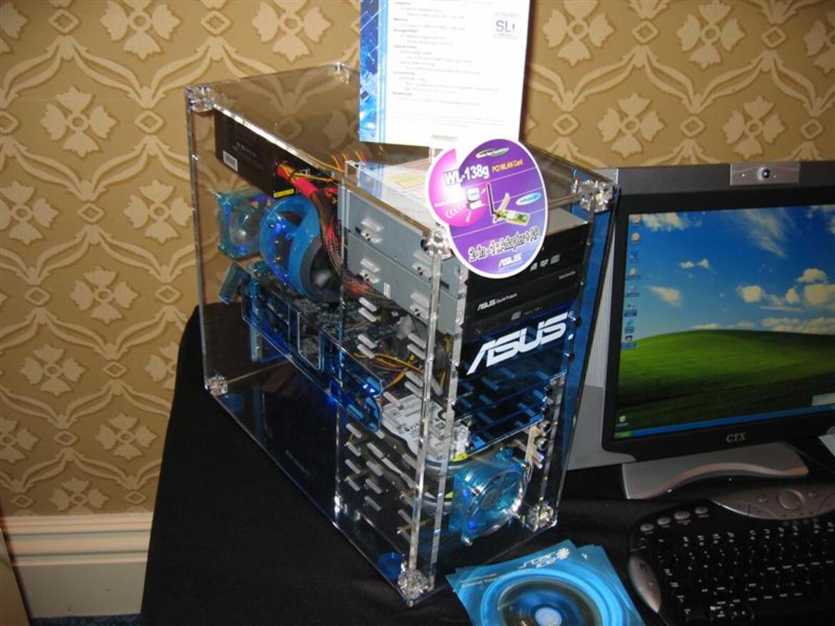 CES 2005 Photo-Report