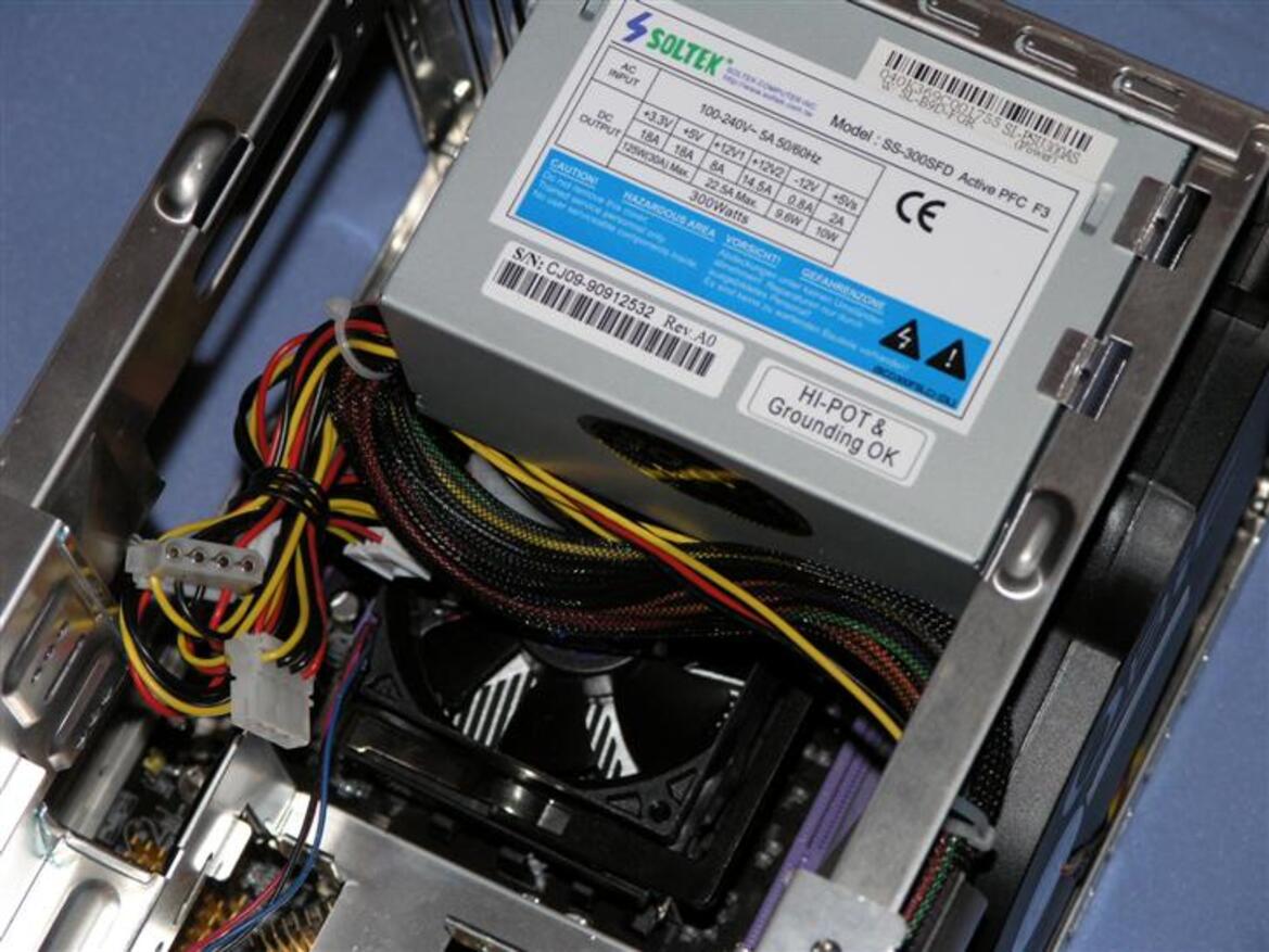 Soltek's QBic EQ3901-300P SFF PC