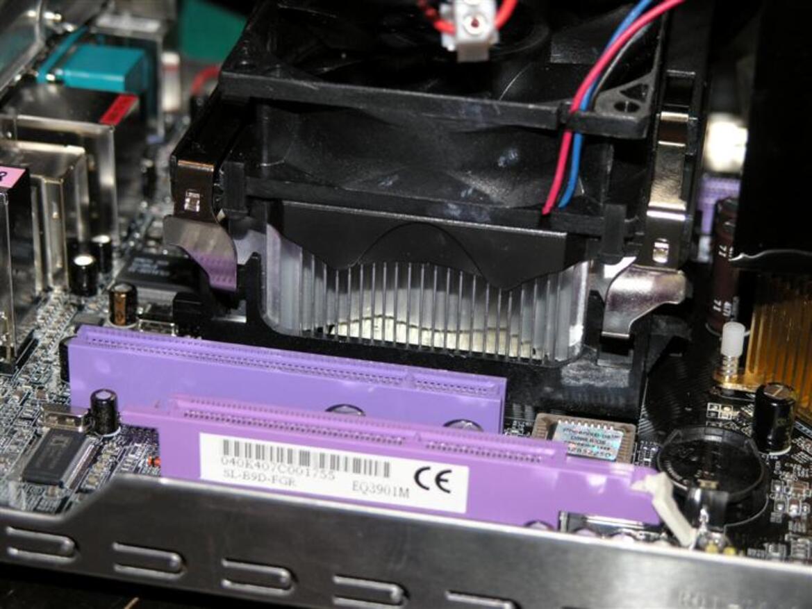 Soltek's QBic EQ3901-300P SFF PC