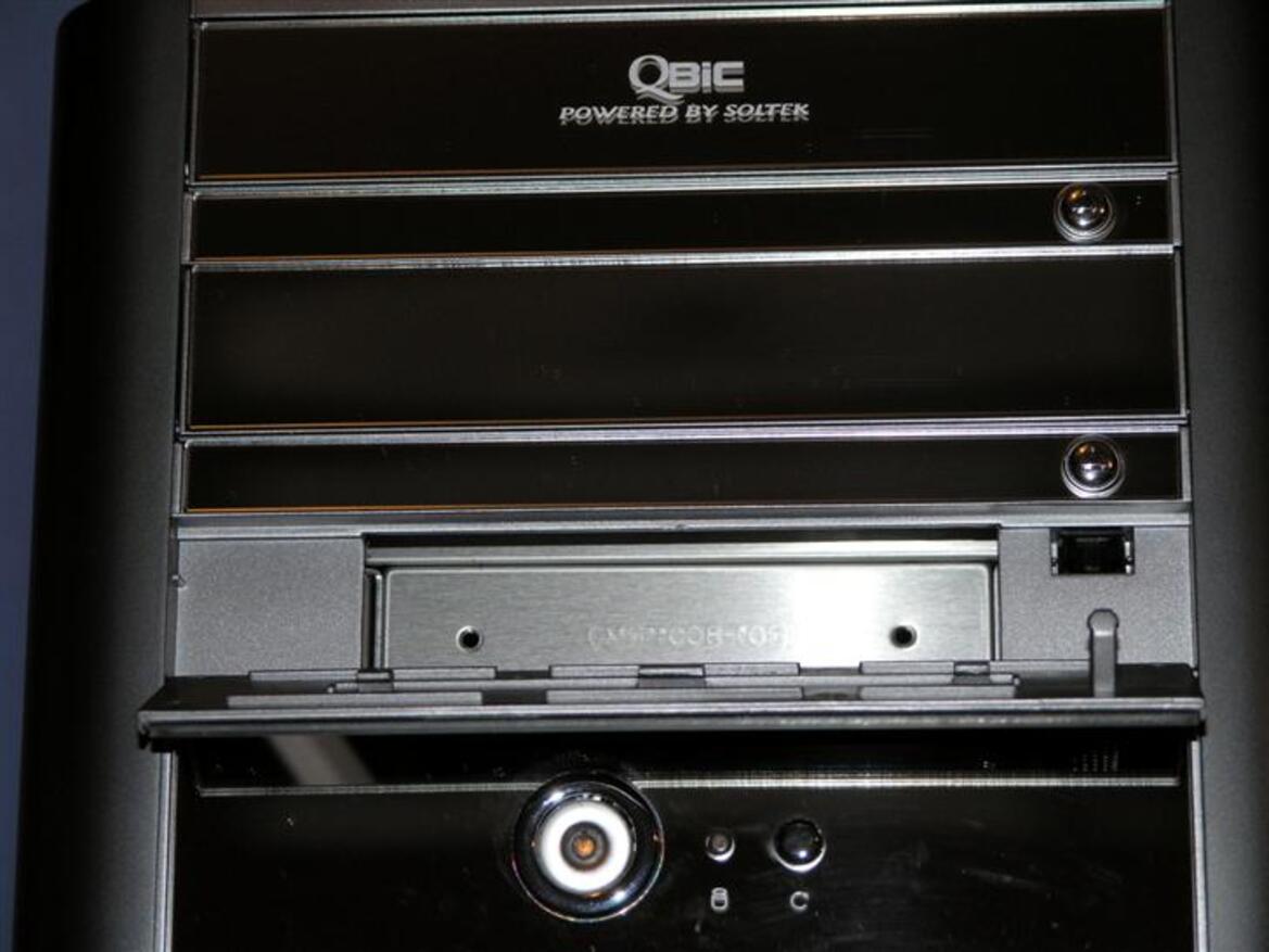 Soltek's QBic EQ3901-300P SFF PC